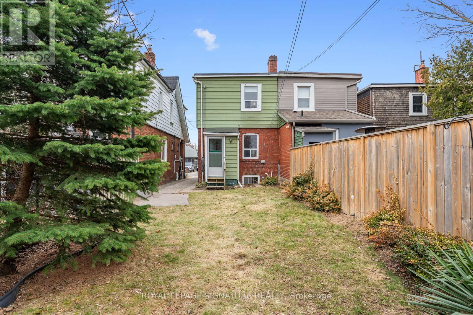 15 Marlow Avenue, Toronto, Ontario  M4J 3T8 - Photo 28 - E12939758