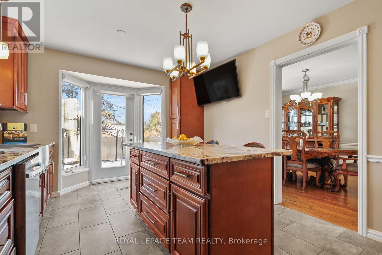 8 Huntsman Crescent, Ottawa, Ontario  K2M 1J2 - Photo 10 - X12939644