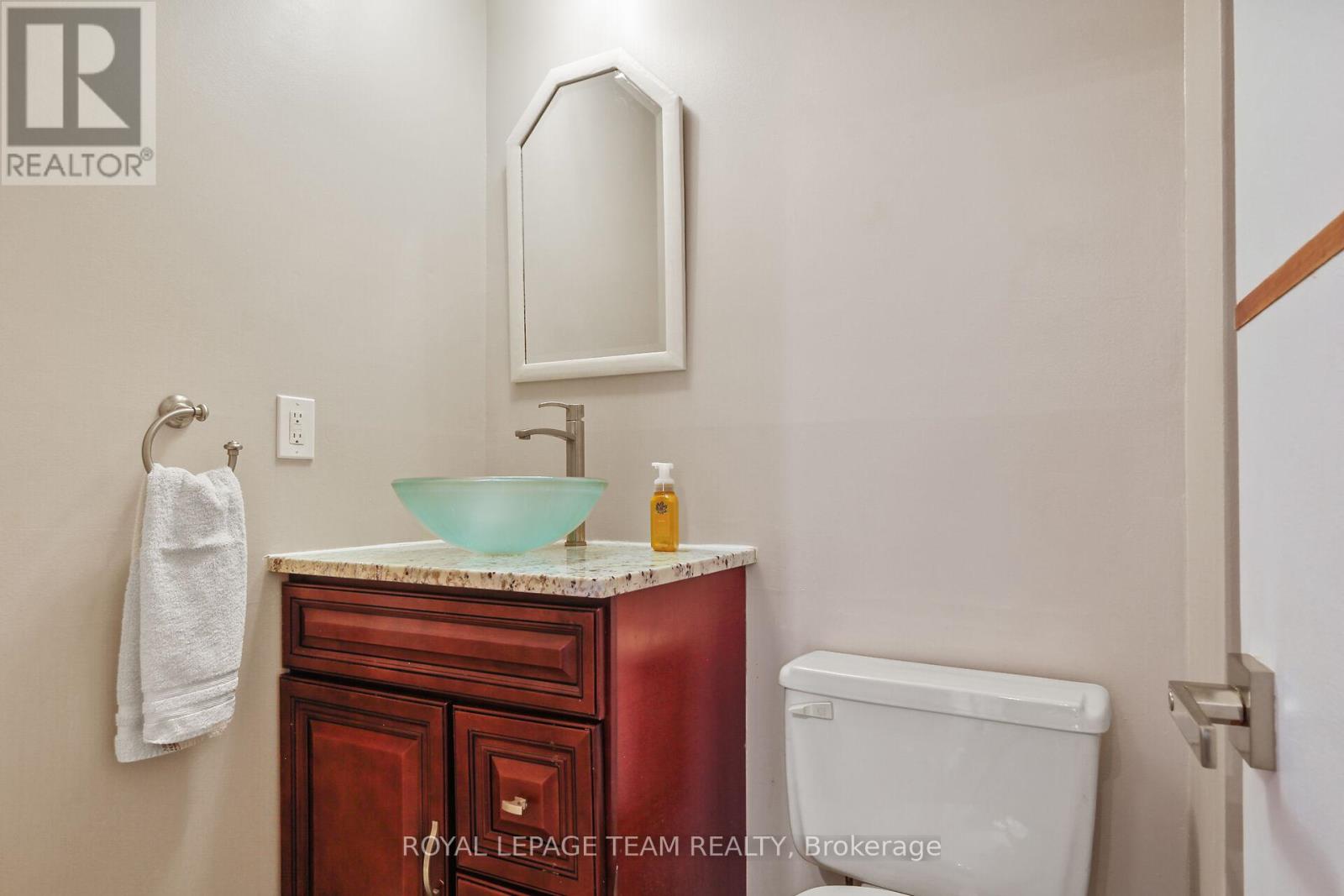 8 Huntsman Crescent, Ottawa, Ontario  K2M 1J2 - Photo 14 - X12939644