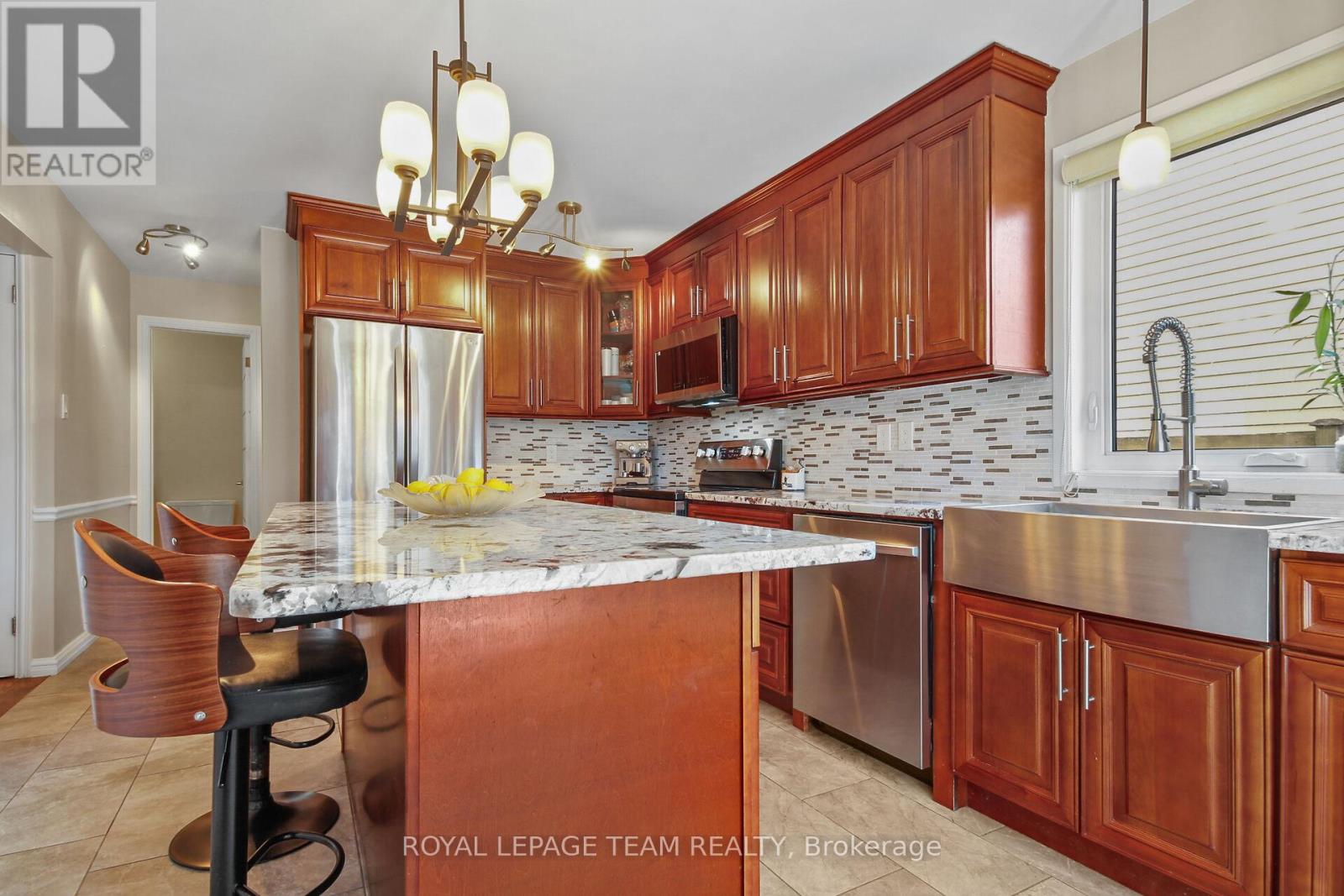 8 Huntsman Crescent, Ottawa, Ontario  K2M 1J2 - Photo 7 - X12939644