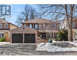 8 HUNTSMAN CRESCENT, Ottawa, Ontario