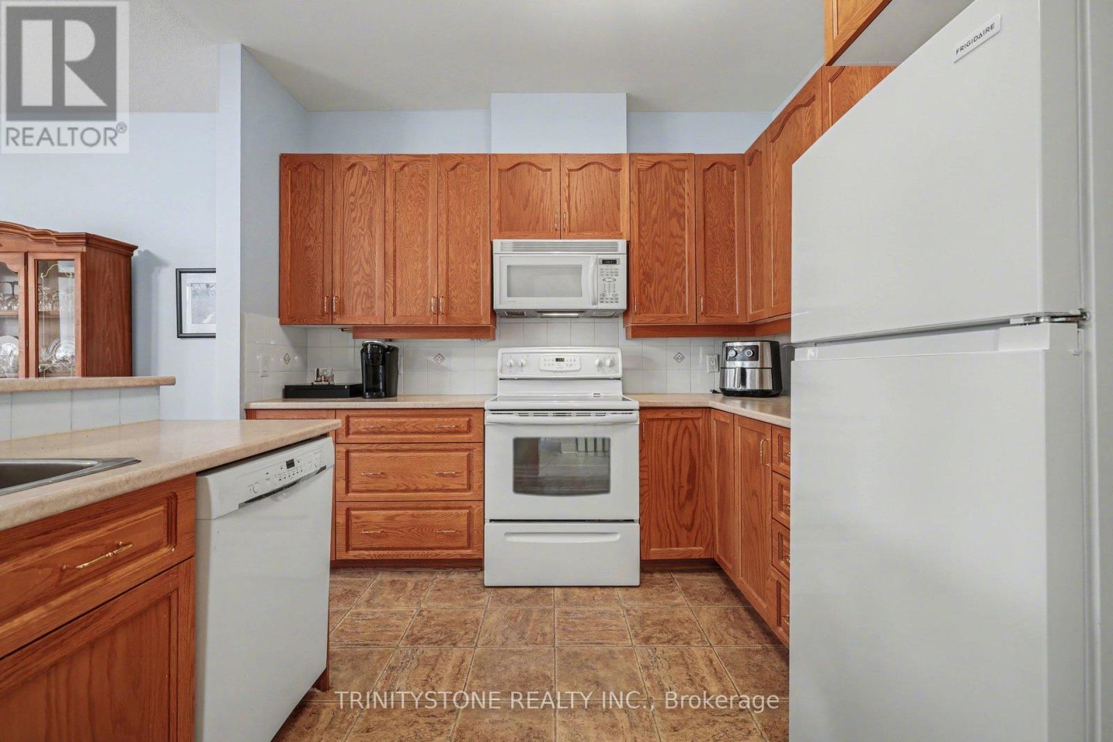 101 Sable Run Drive, Ottawa, Ontario  K2S 1W7 - Photo 17 - X12939790