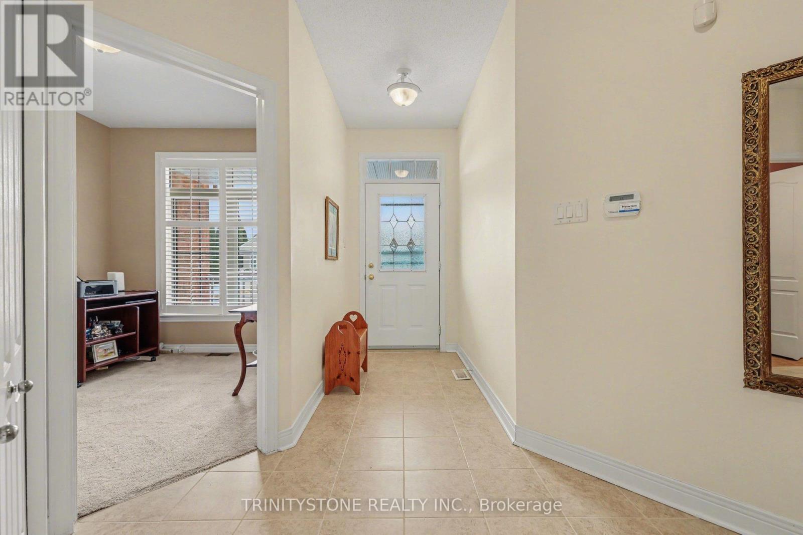 101 Sable Run Drive, Ottawa, Ontario  K2S 1W7 - Photo 5 - X12939790