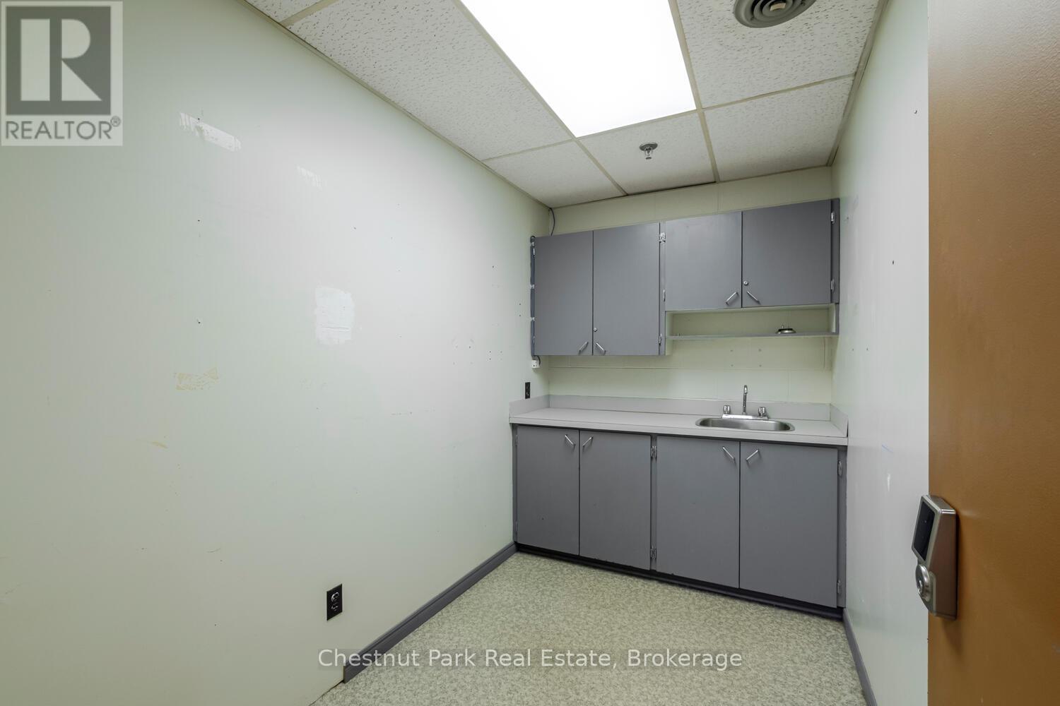 10 - 945 3rd Avenue E, Owen Sound, Ontario  N4K 2K8 - Photo 5 - X12939518