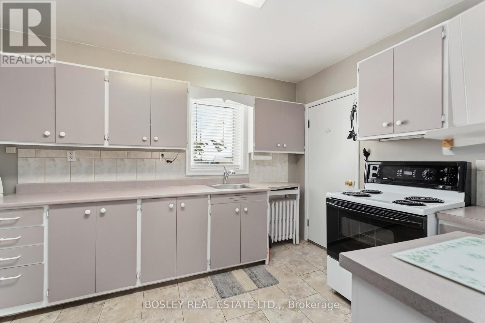 100 Niagara Street, St. Catharines, Ontario  L2R 4L4 - Photo 10 - X12939440