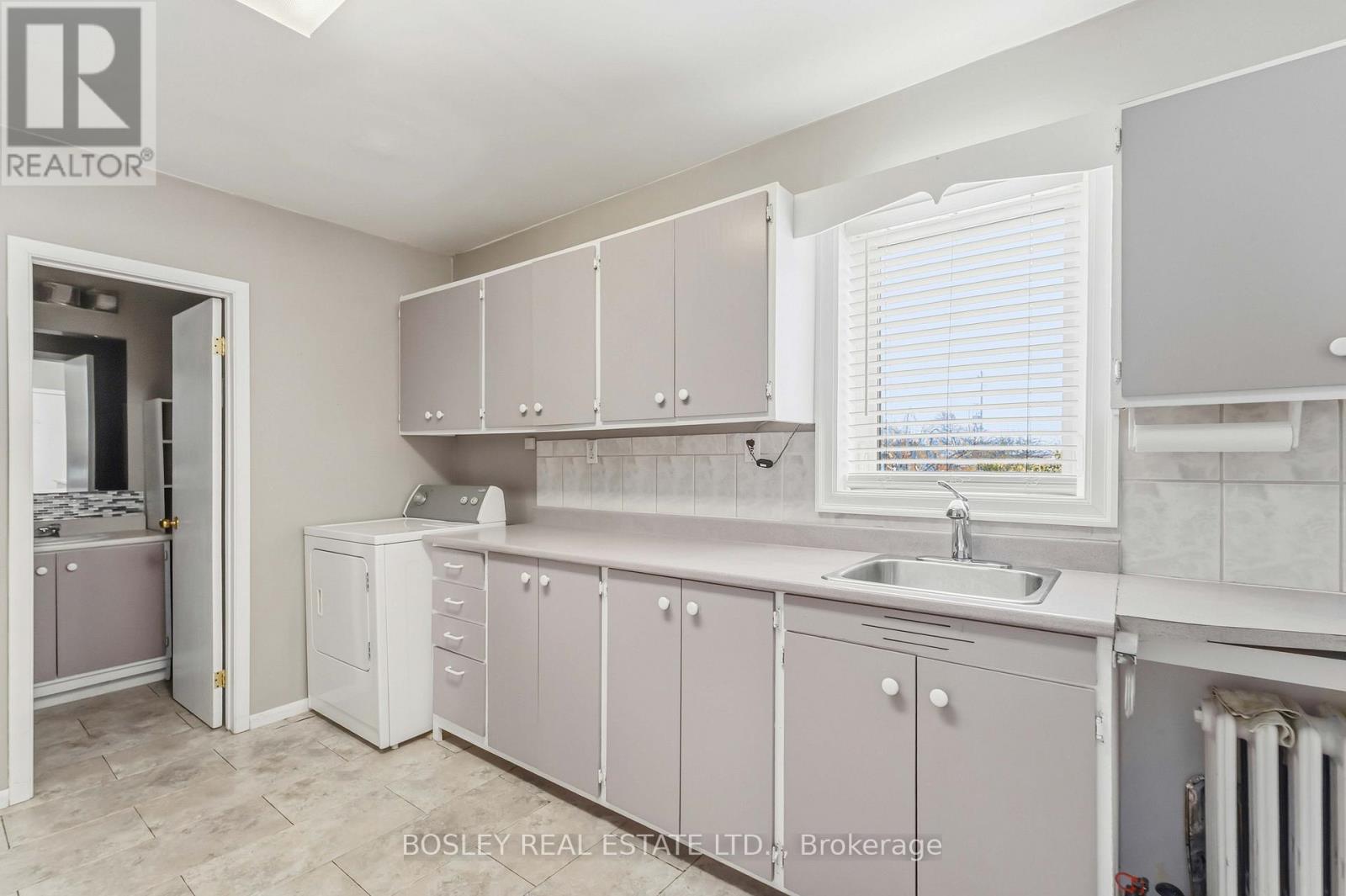 100 Niagara Street, St. Catharines, Ontario  L2R 4L4 - Photo 12 - X12939600