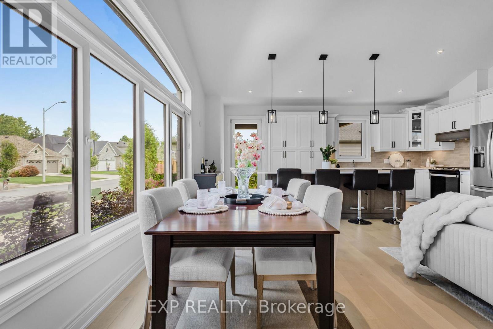 4242 Village Creek Drive, Fort Erie, Ontario  L0S 1S0 - Photo 13 - X12939744