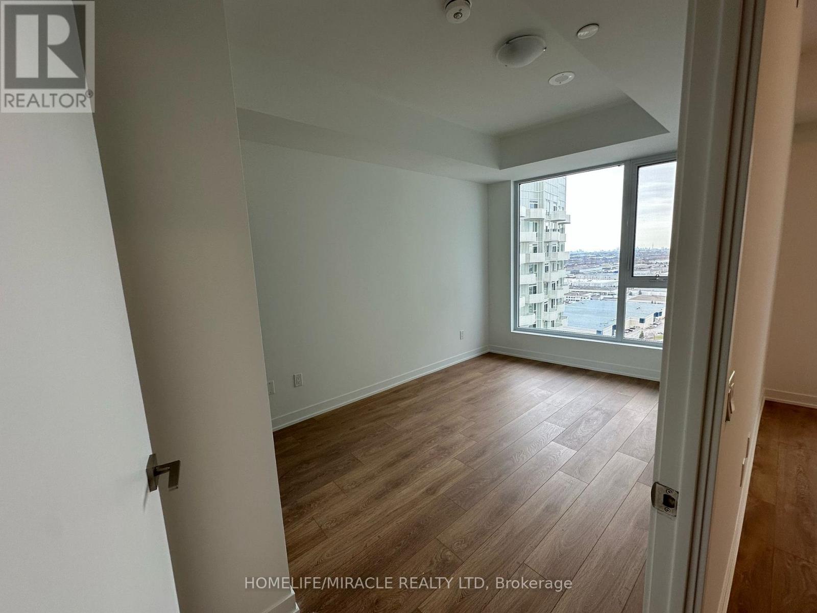 2431 - 498 Caldari Road, Vaughan, Ontario  L4K 0R6 - Photo 12 - N12939538