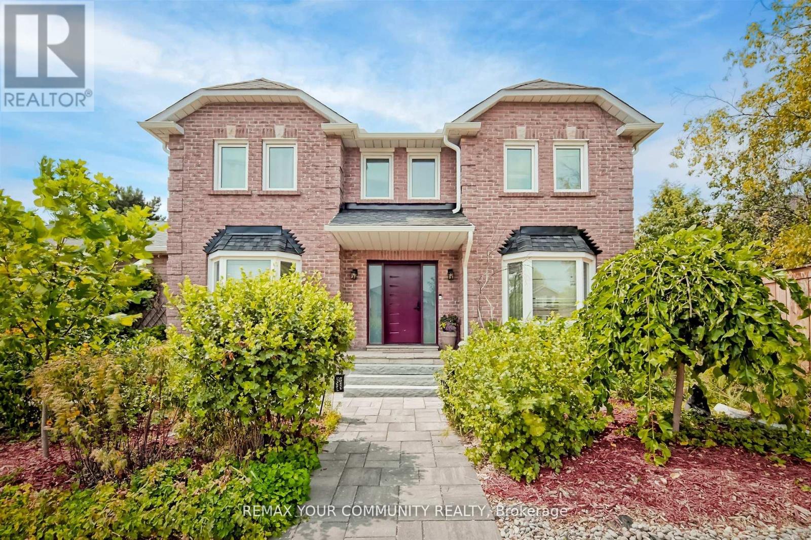 2 KIRKLAND COURT, Richmond Hill, Ontario