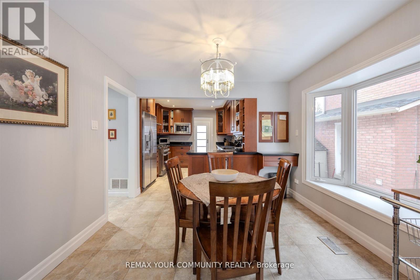 2 Kirkland Court, Richmond Hill, Ontario  L4C 9J1 - Photo 16 - N12939568