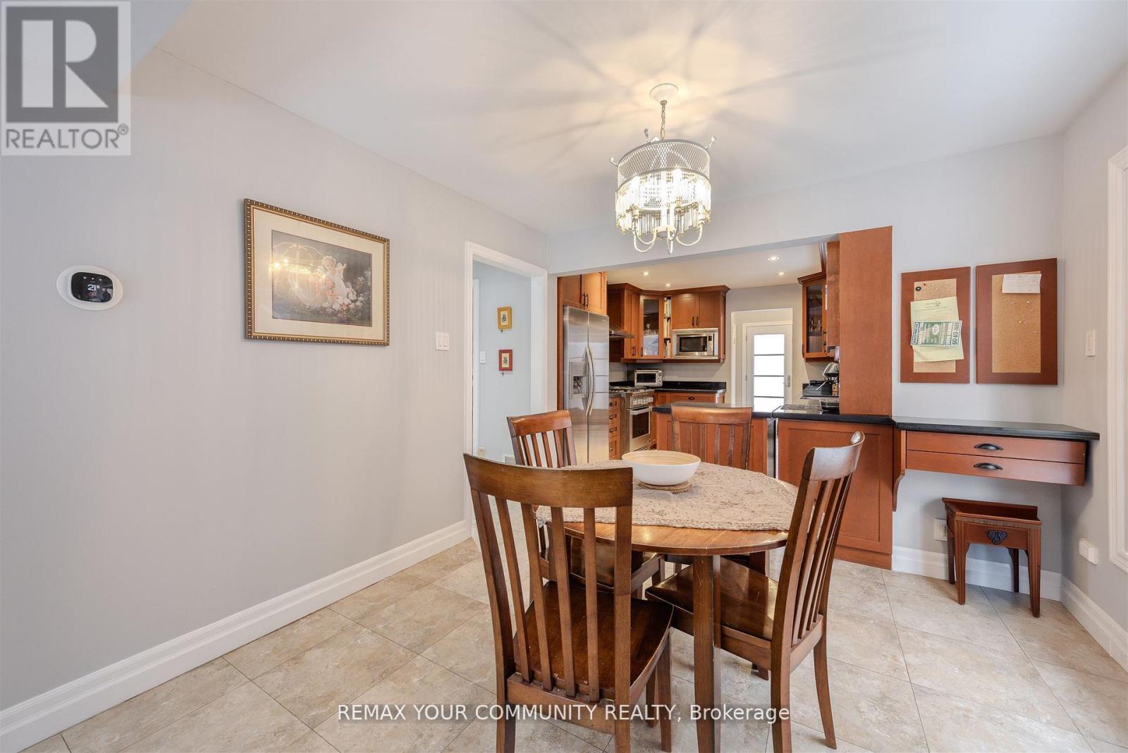 2 Kirkland Court, Richmond Hill, Ontario  L4C 9J1 - Photo 17 - N12939568