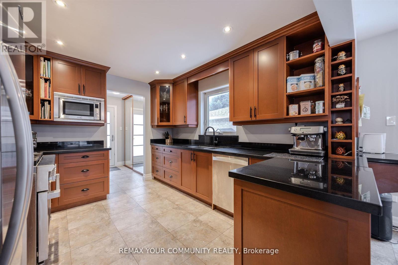 2 Kirkland Court, Richmond Hill, Ontario  L4C 9J1 - Photo 20 - N12939568