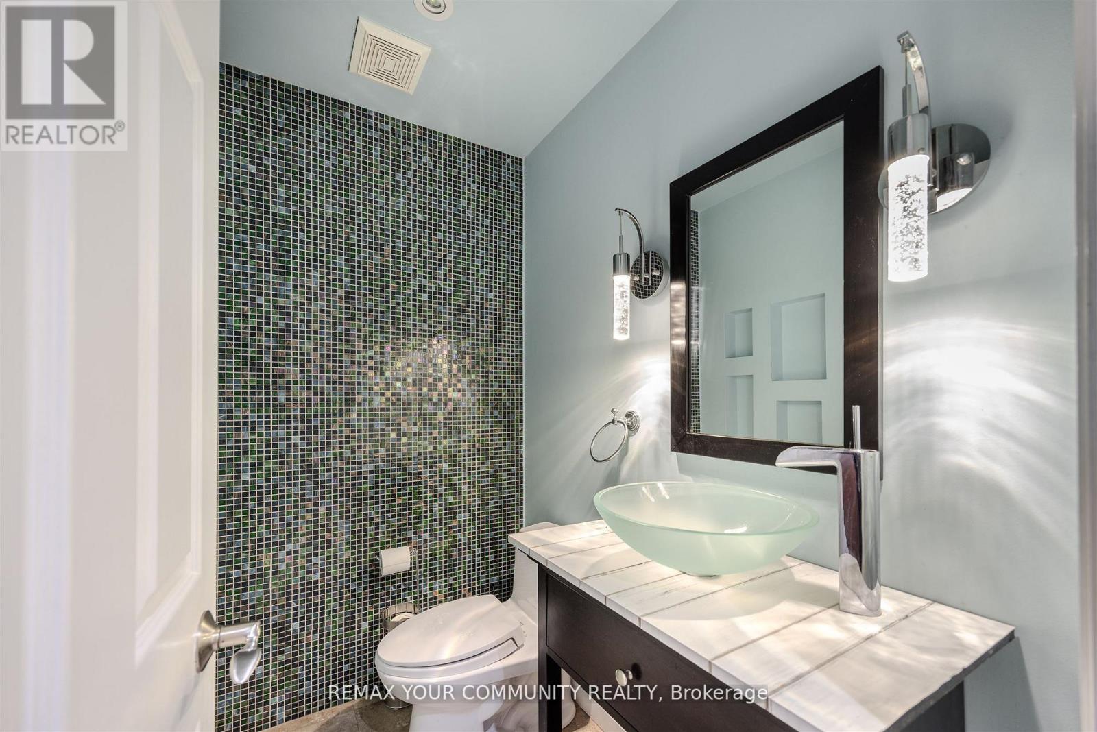 2 Kirkland Court, Richmond Hill, Ontario  L4C 9J1 - Photo 25 - N12939568