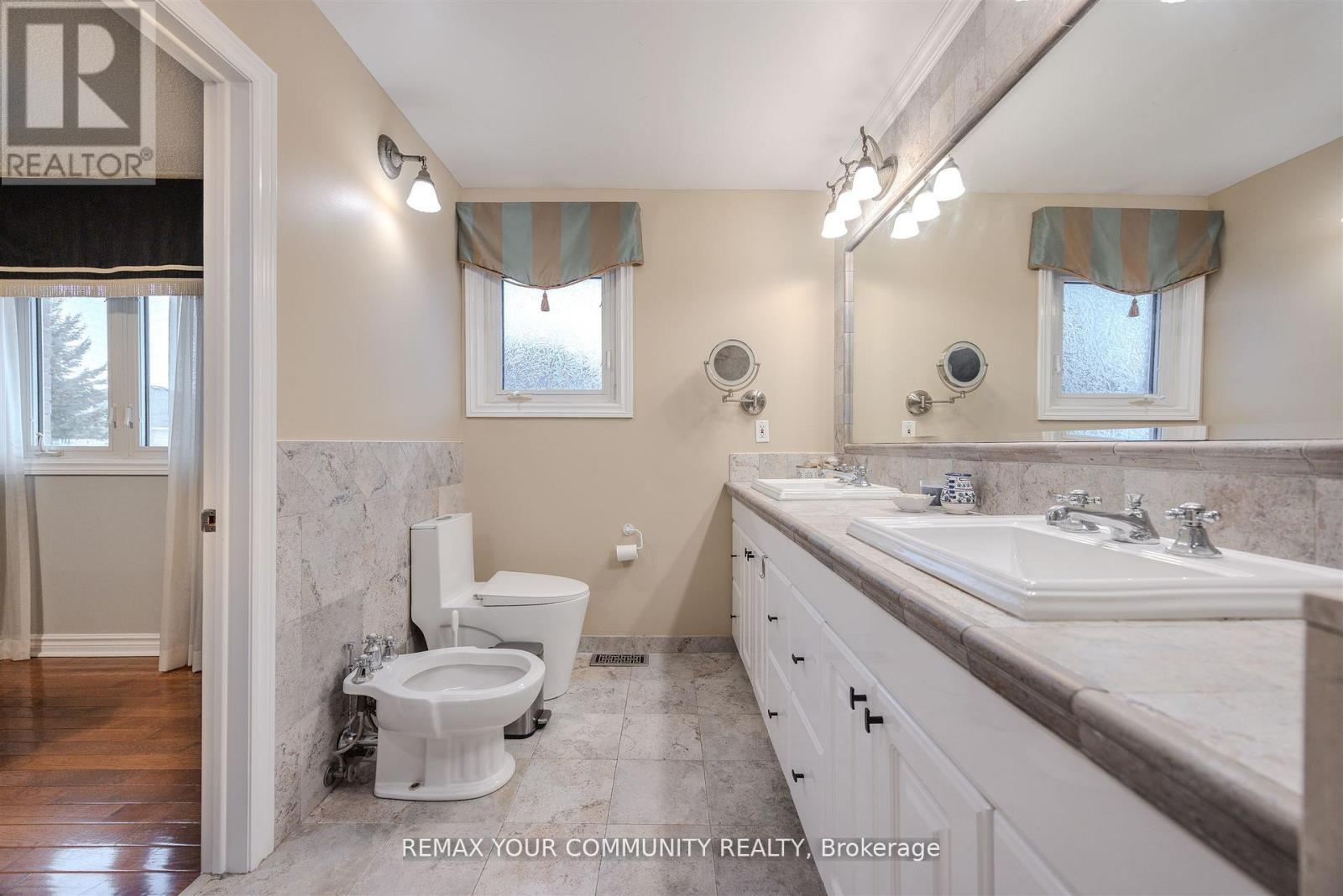 2 Kirkland Court, Richmond Hill, Ontario  L4C 9J1 - Photo 29 - N12939568