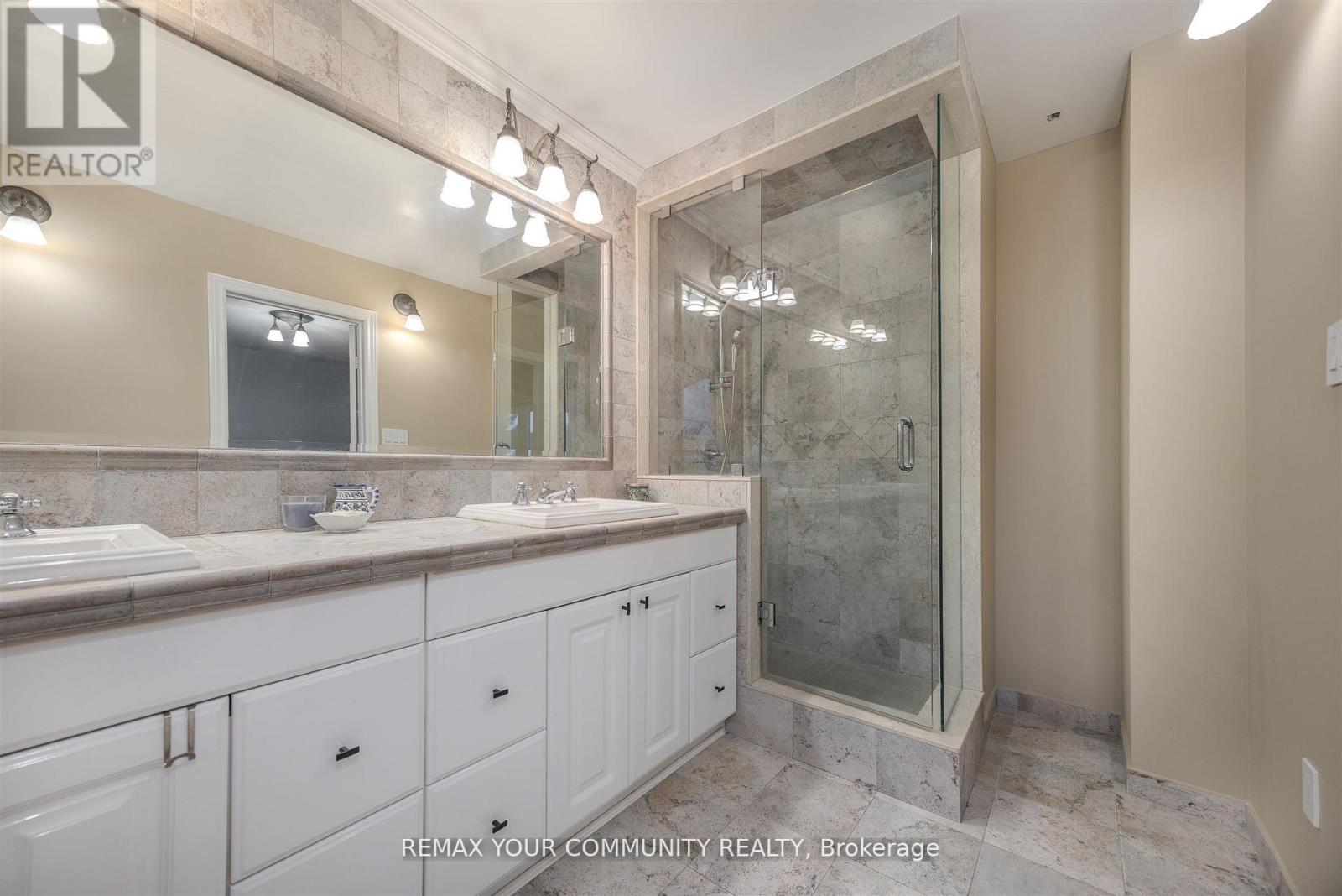 2 Kirkland Court, Richmond Hill, Ontario  L4C 9J1 - Photo 31 - N12939568