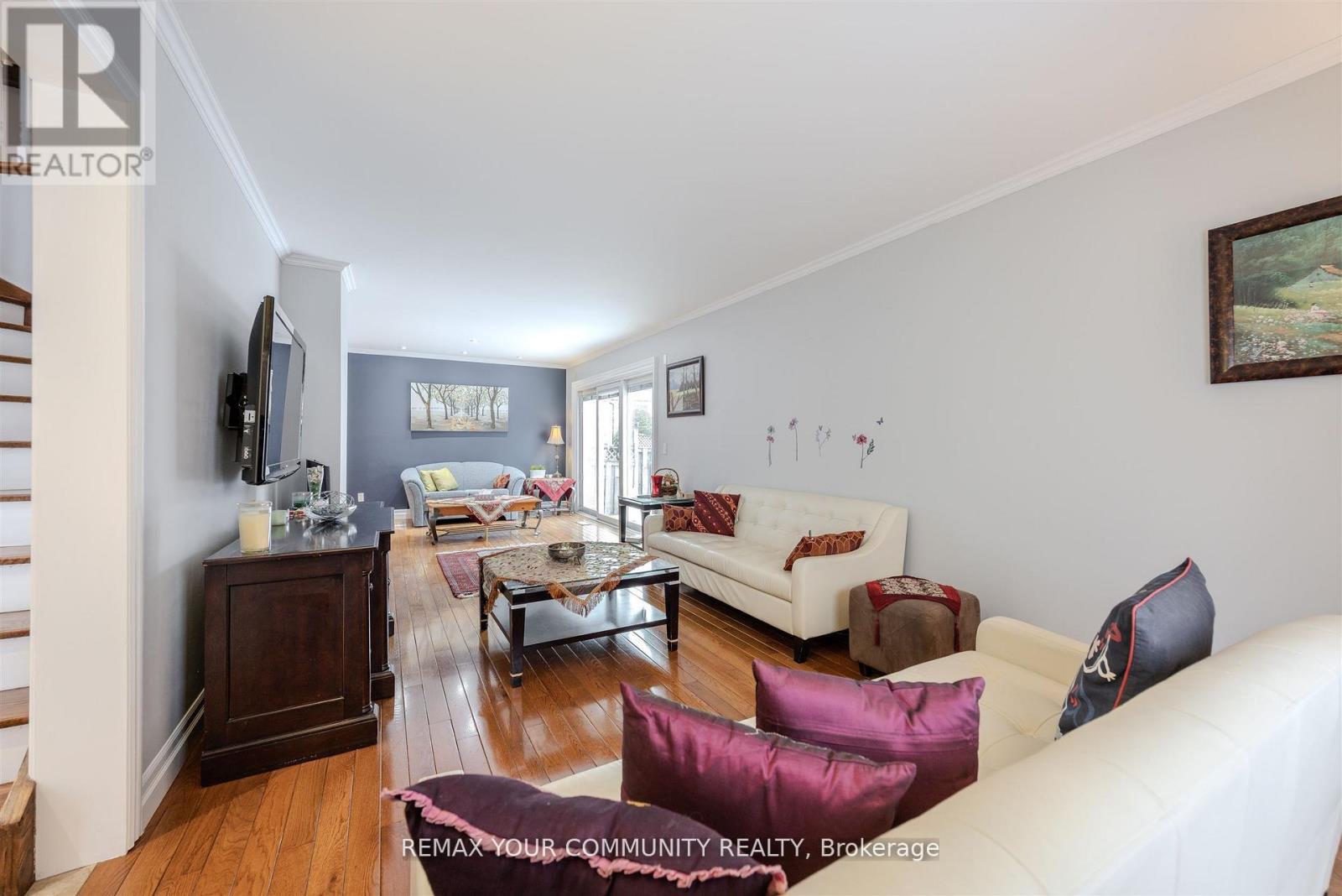 2 Kirkland Court, Richmond Hill, Ontario  L4C 9J1 - Photo 8 - N12939568