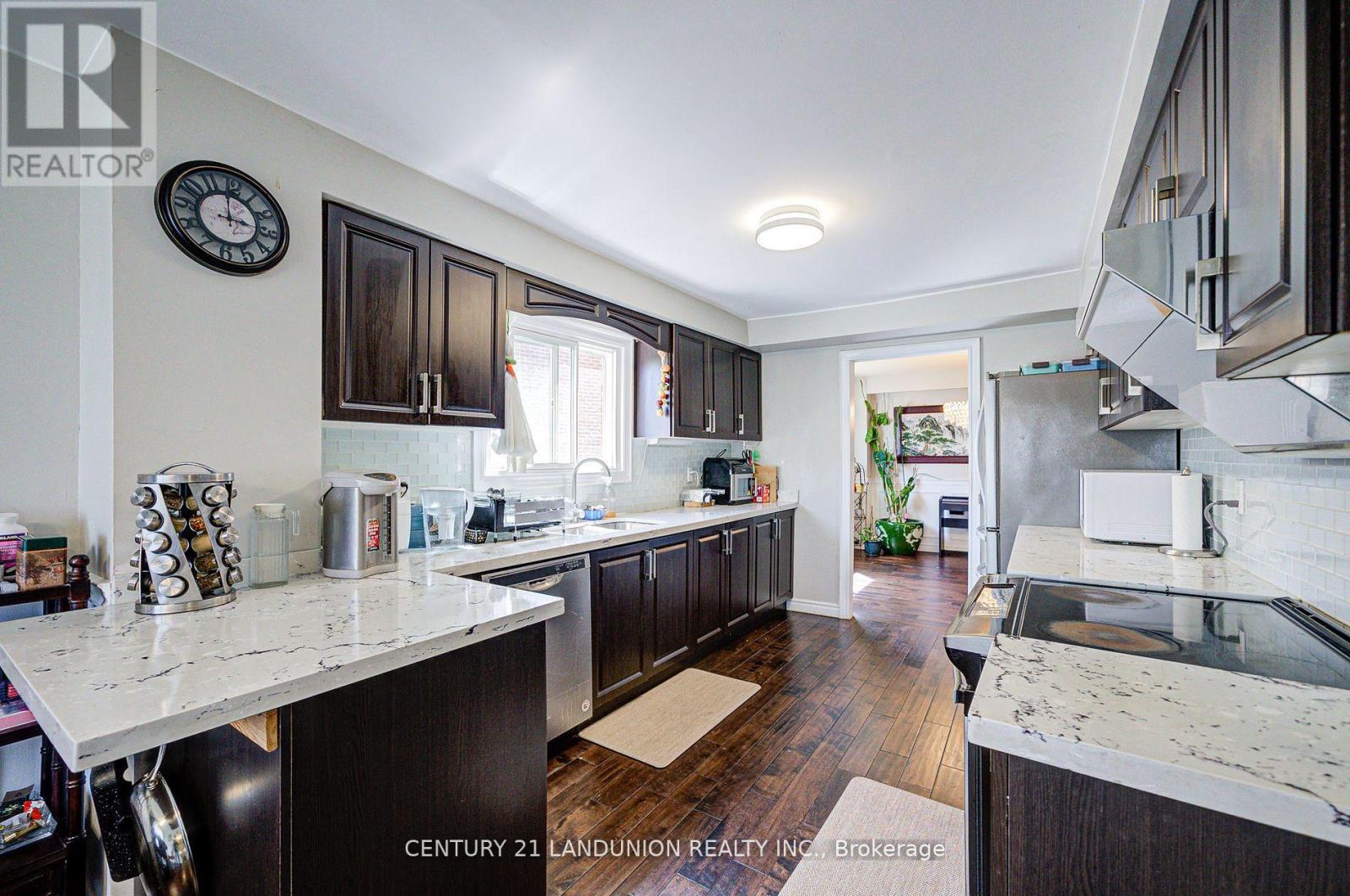 183 Willowbrook Road, Markham, Ontario  L3T 5L5 - Photo 12 - N12939646