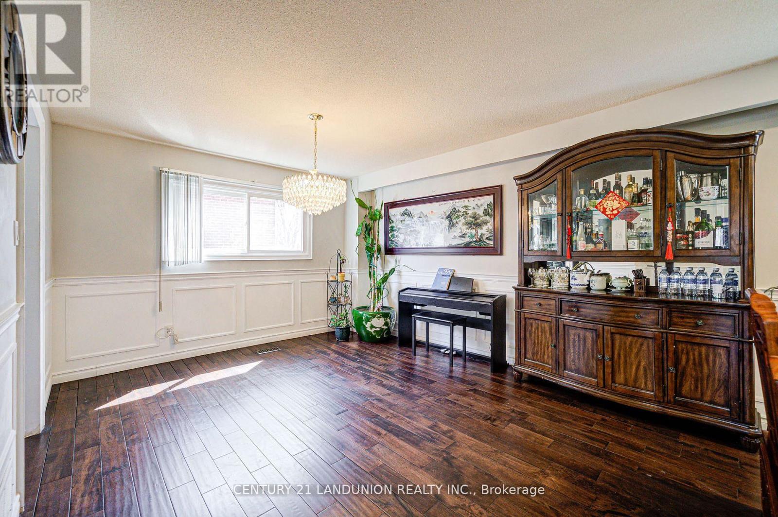 183 Willowbrook Road, Markham, Ontario  L3T 5L5 - Photo 19 - N12939646