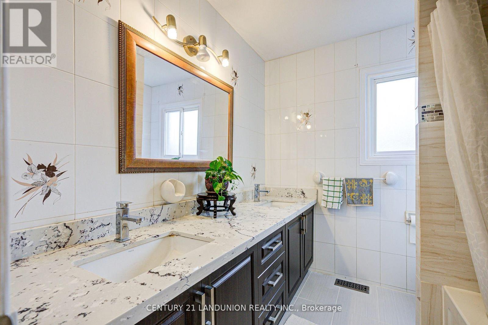 183 Willowbrook Road, Markham, Ontario  L3T 5L5 - Photo 40 - N12939646