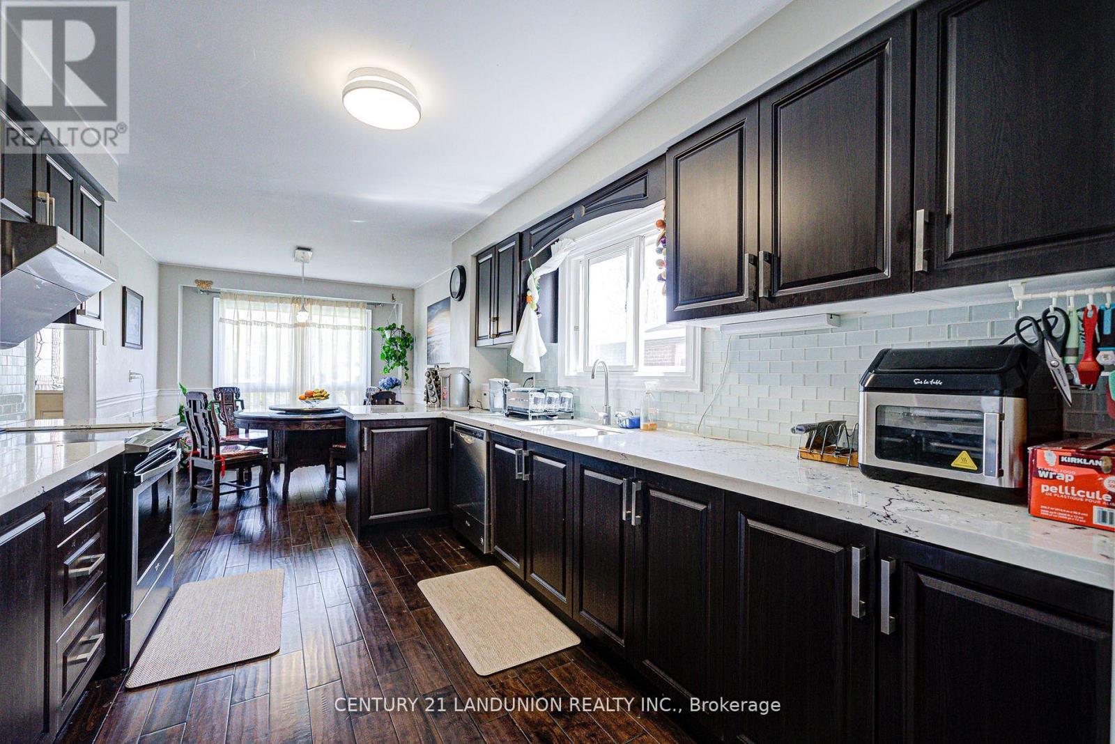 183 Willowbrook Road, Markham, Ontario  L3T 5L5 - Photo 9 - N12939646