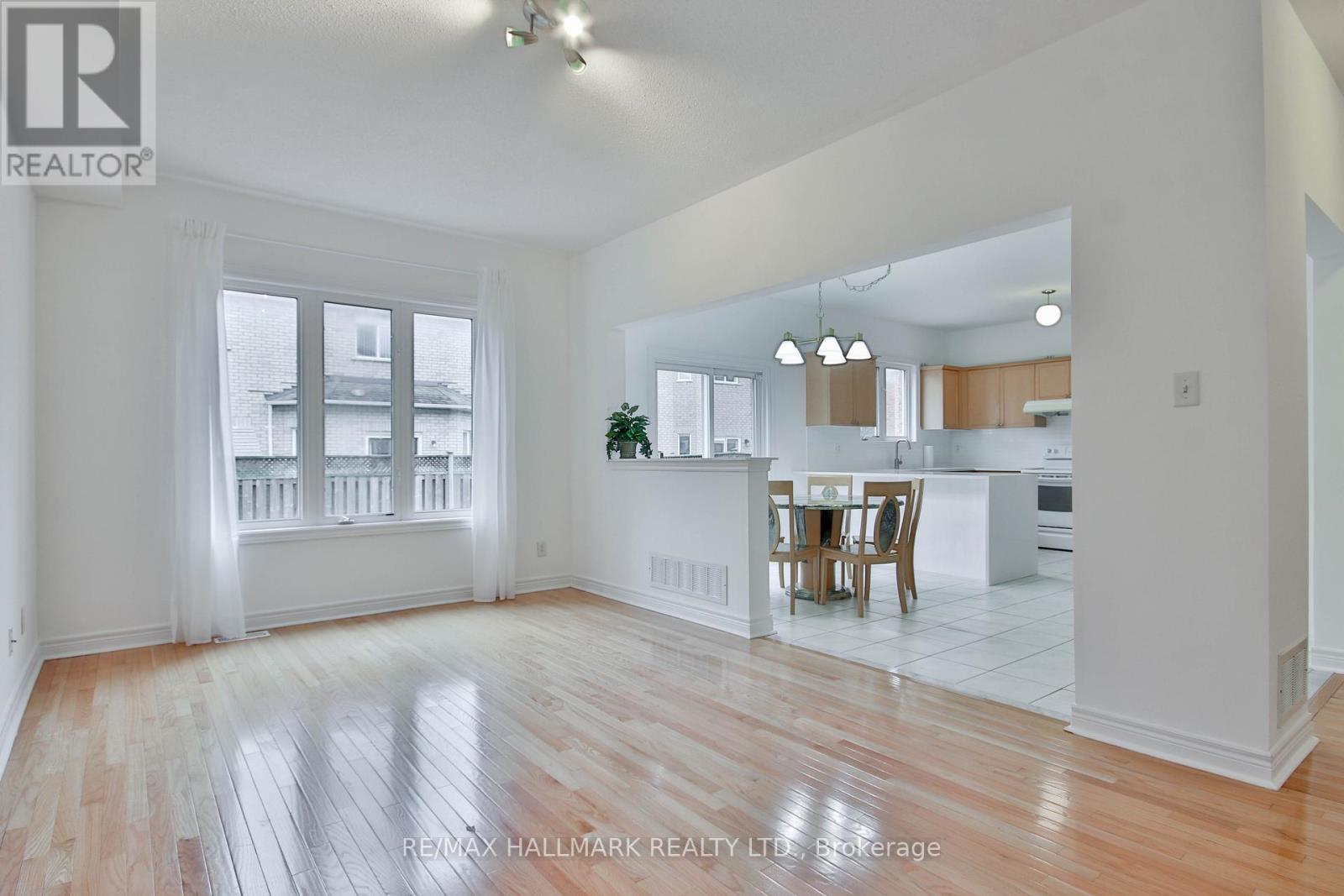 15 Briarglen Road, Markham, Ontario  L6C 2K5 - Photo 12 - N12939676