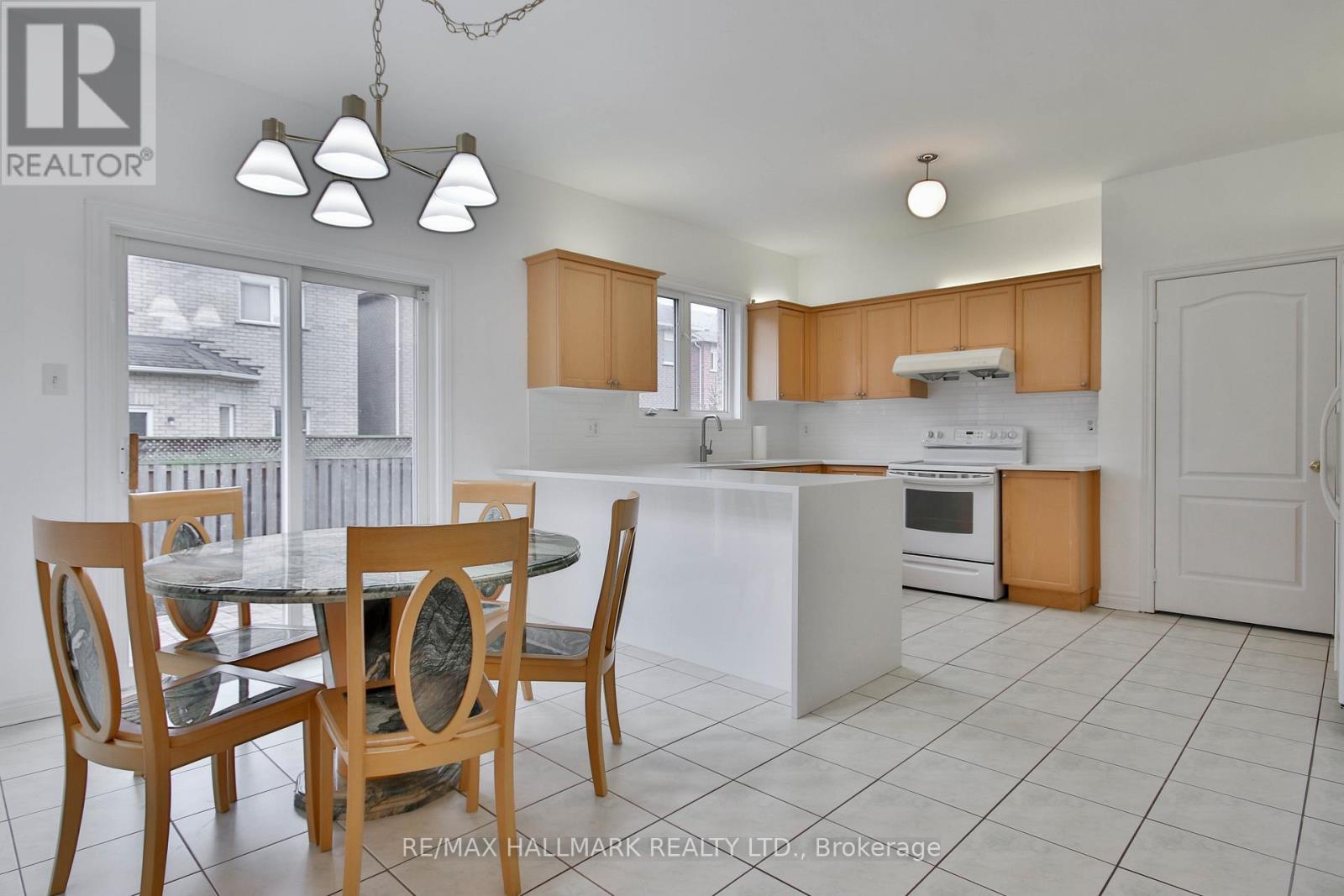 15 Briarglen Road, Markham, Ontario  L6C 2K5 - Photo 17 - N12939676