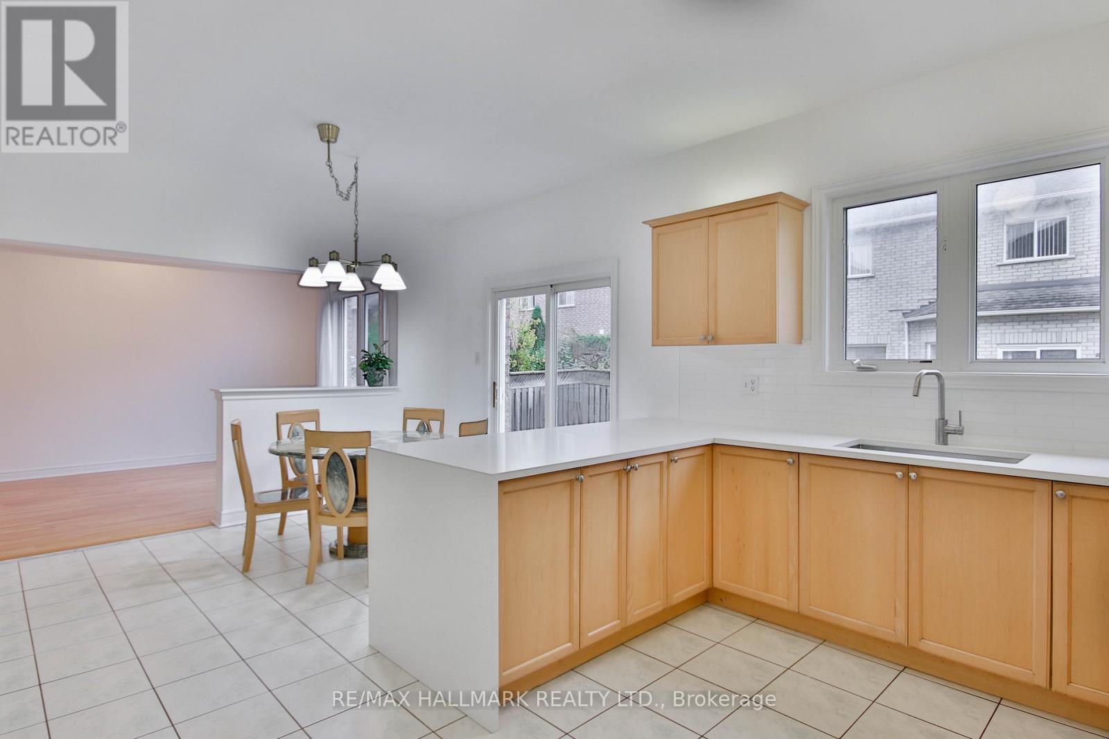 15 Briarglen Road, Markham, Ontario  L6C 2K5 - Photo 21 - N12939676