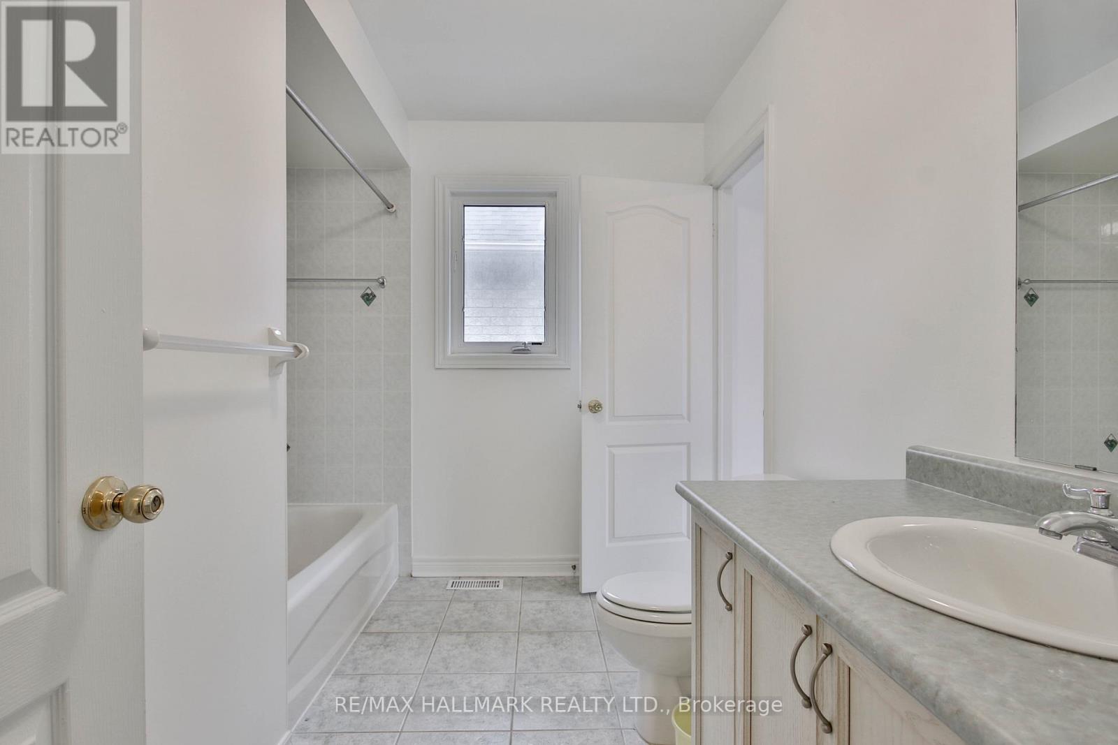 15 Briarglen Road, Markham, Ontario  L6C 2K5 - Photo 35 - N12939676