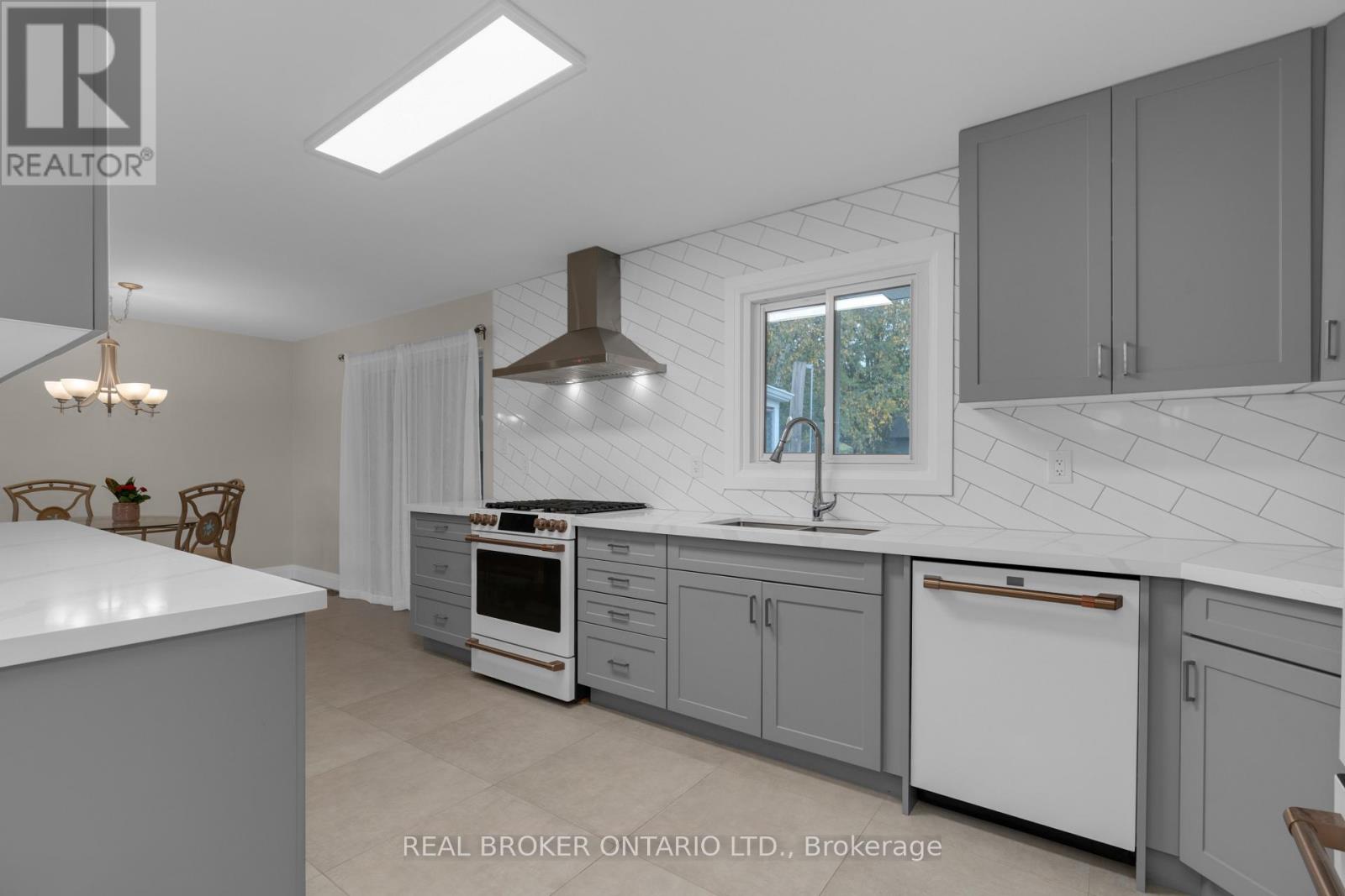 17 Locke Avenue, Clearview, Ontario  L0M 1S0 - Photo 11 - S12939672