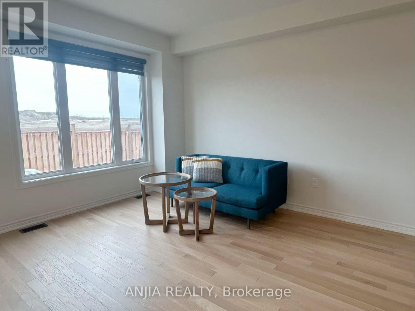 65 Greer Street, Barrie, Ontario  L9J 0R5 - Photo 7 - S12939262