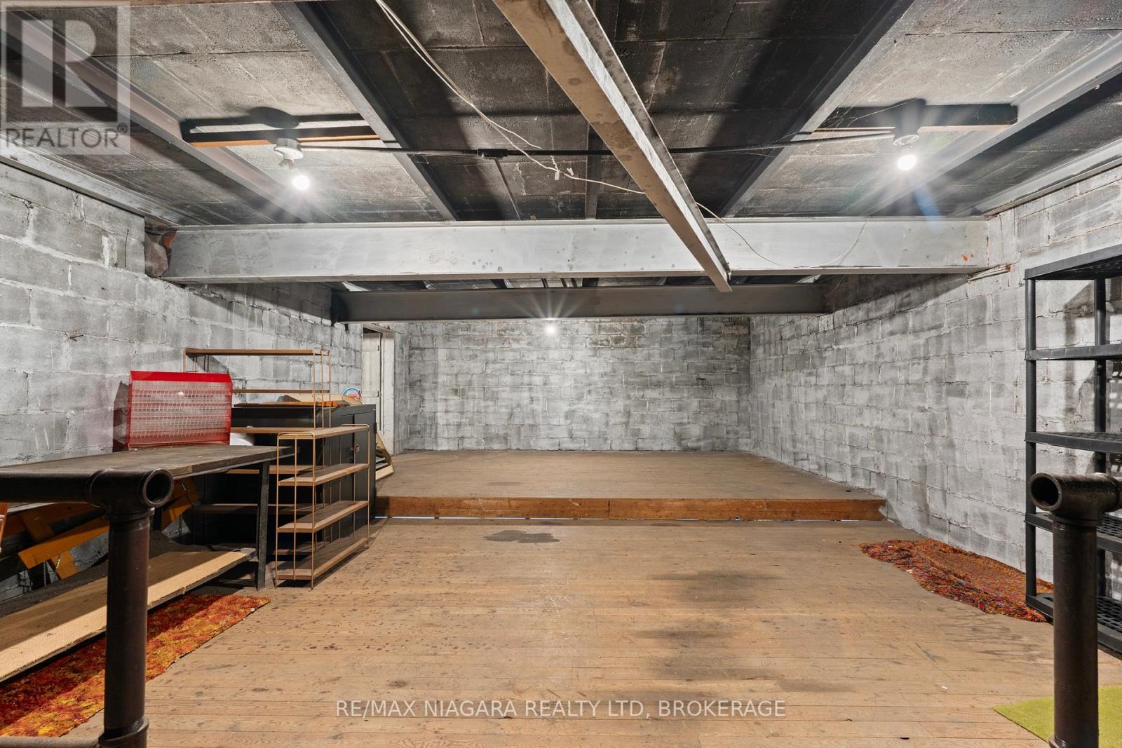 34 Queens Circle, Fort Erie, Ontario  L0S 1B0 - Photo 31 - X12881170