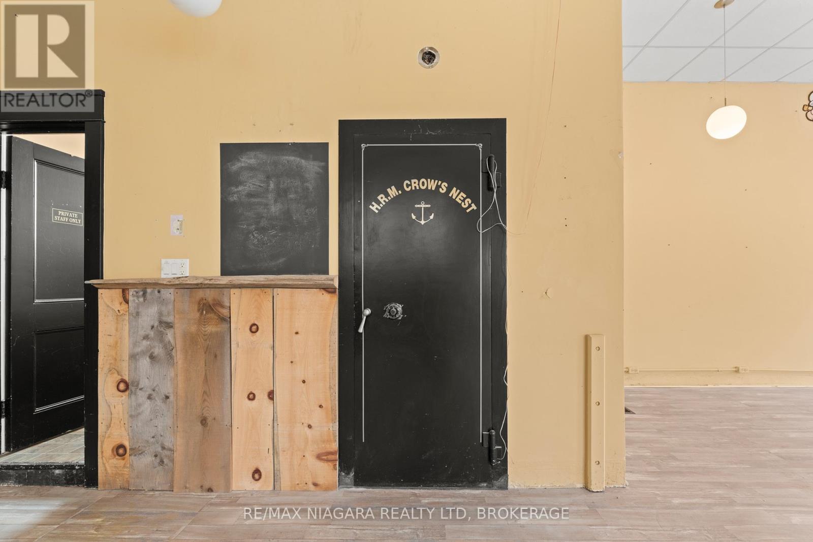 34 Queens Circle, Fort Erie, Ontario  L0S 1B0 - Photo 19 - X12881170