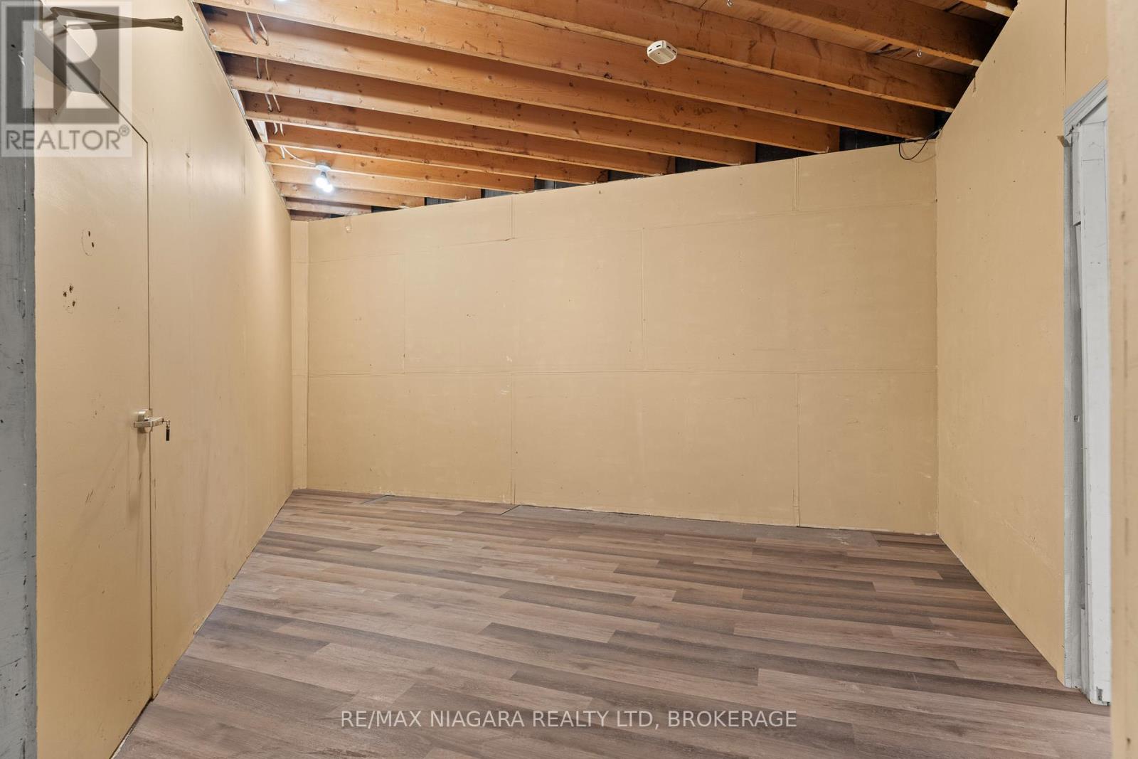 34 Queens Circle, Fort Erie, Ontario  L0S 1B0 - Photo 24 - X12881170