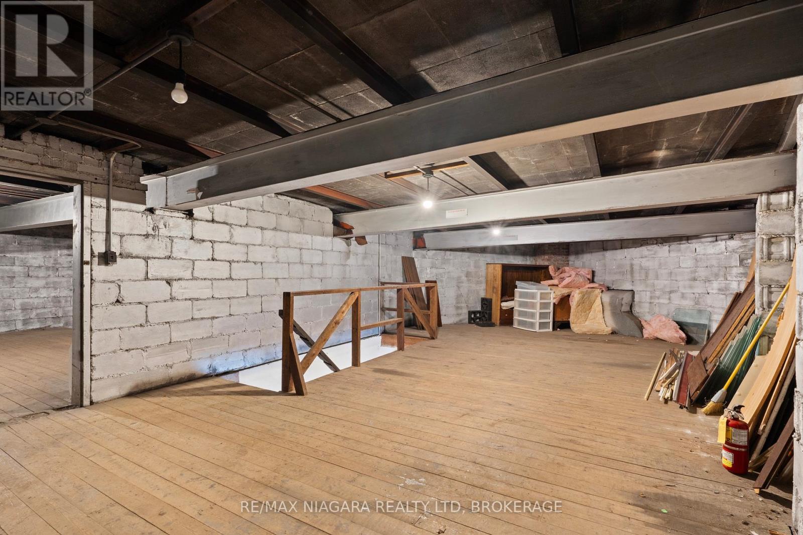 34 Queens Circle, Fort Erie, Ontario  L0S 1B0 - Photo 28 - X12881170