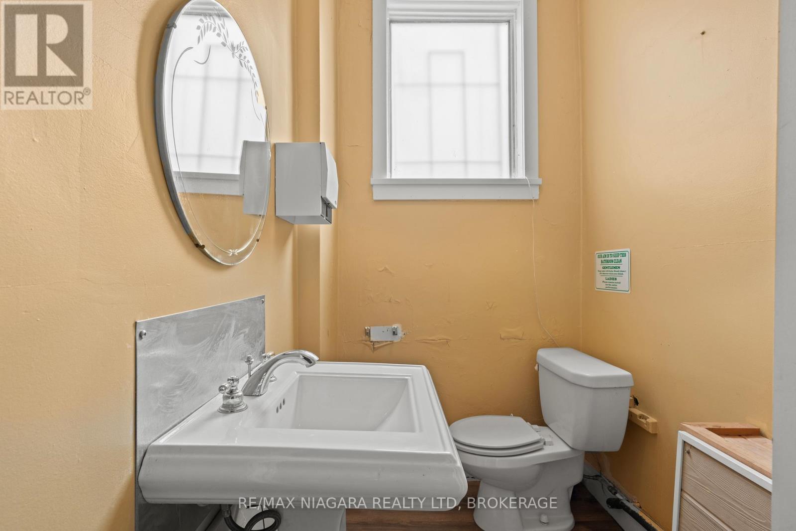 34 Queens Circle, Fort Erie, Ontario  L0S 1B0 - Photo 23 - X12881170