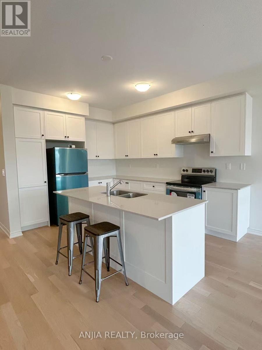 65 Greer Street, Barrie, Ontario  L9J 0R5 - Photo 5 - S12939262