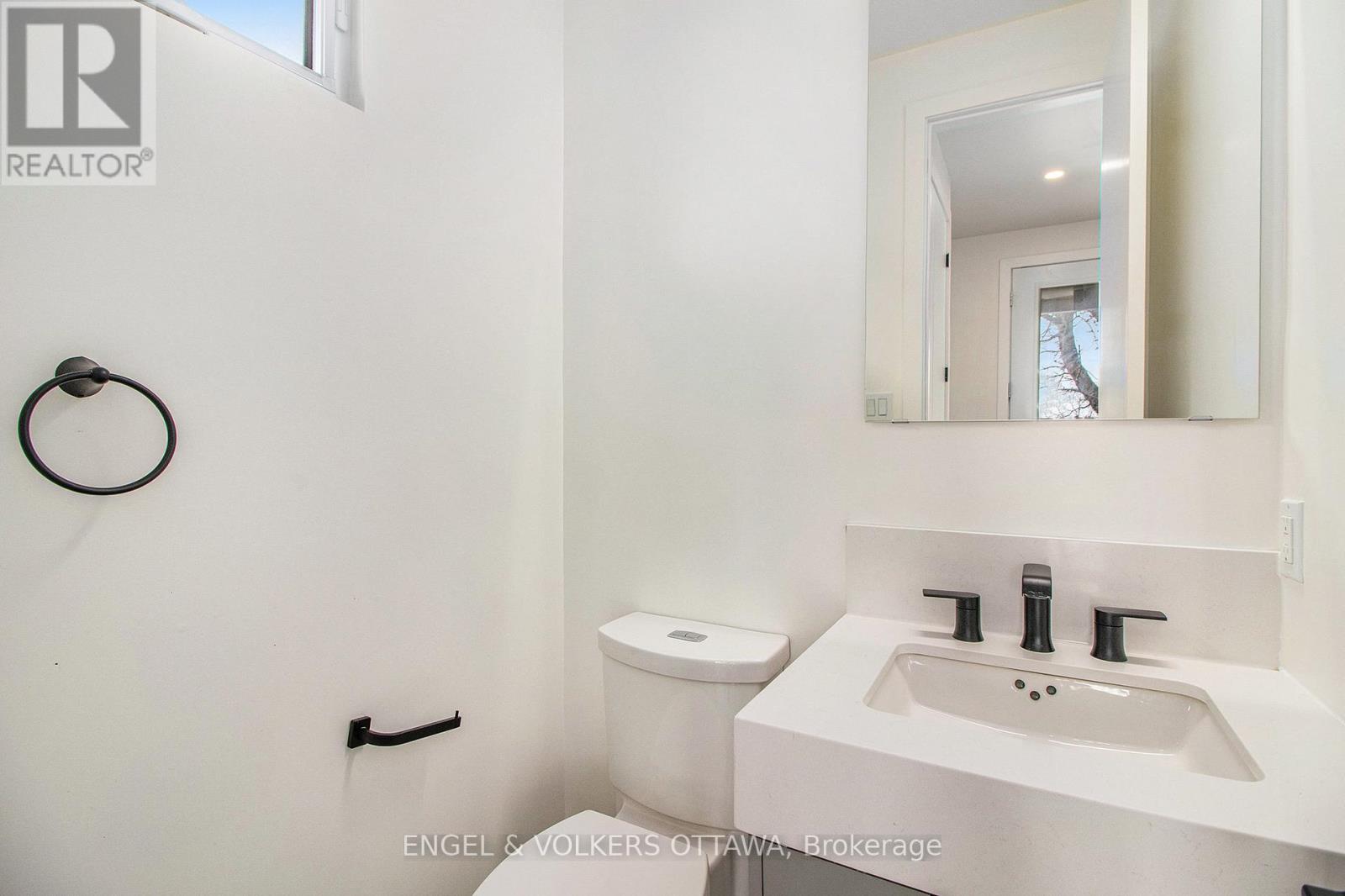 A - 866 Woodroffe Avenue, Ottawa, Ontario  K2A 3G3 - Photo 10 - X12939414