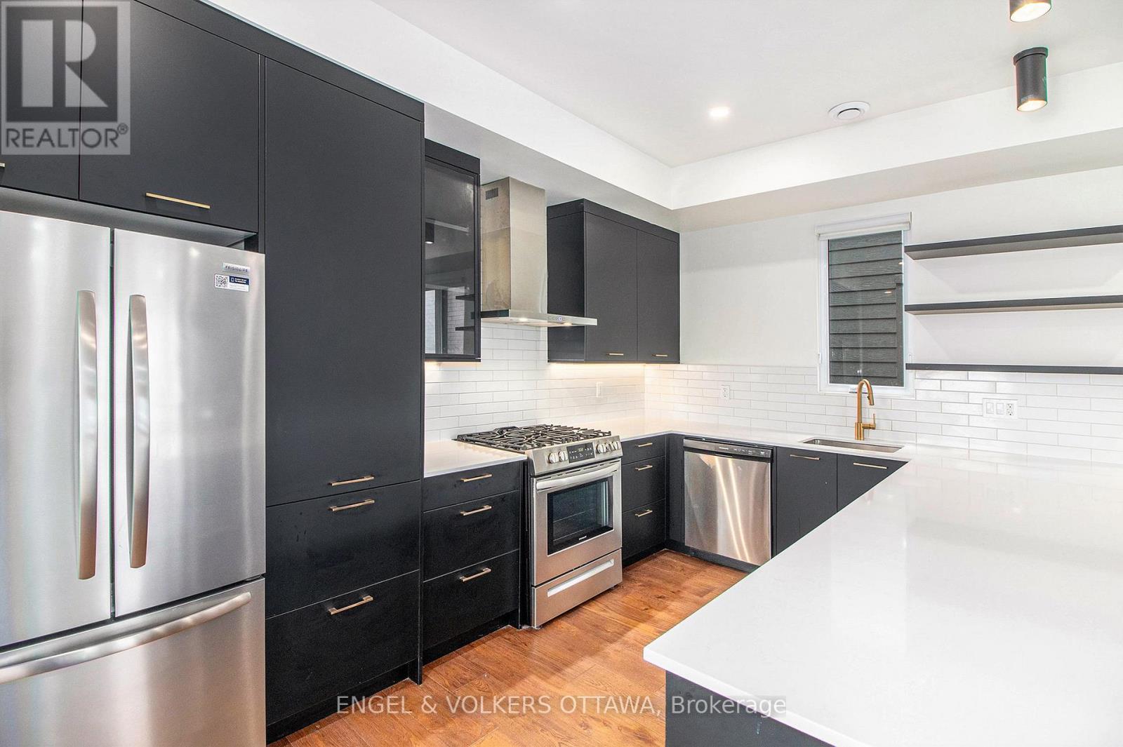 A - 866 Woodroffe Avenue, Ottawa, Ontario  K2A 3G3 - Photo 8 - X12939414