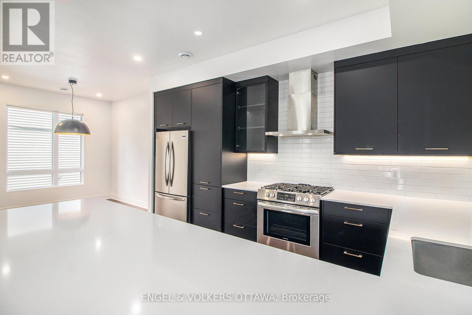 A - 866 Woodroffe Avenue, Ottawa, Ontario  K2A 3G3 - Photo 9 - X12939414