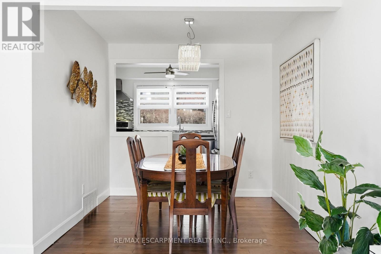 4 - 2252 Upper Middle Road, Burlington, Ontario  L7P 2Z9 - Photo 8 - W12939408