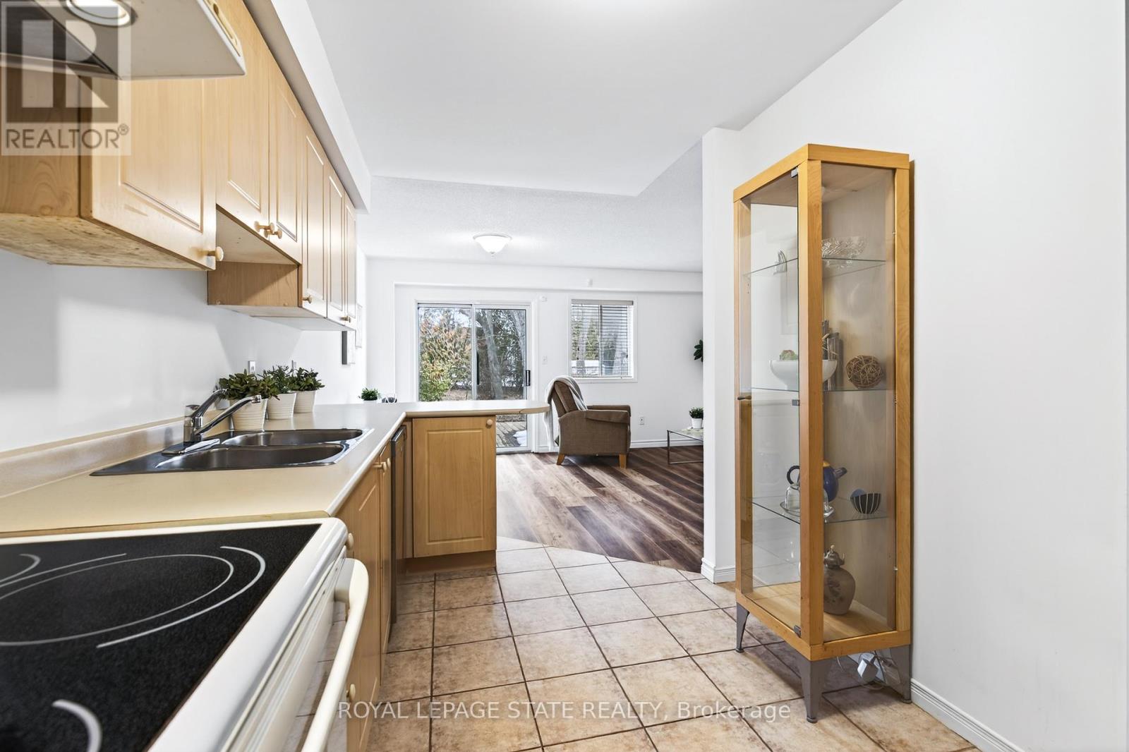 1279 Nottingham Avenue, Burlington, Ontario  L7P 2R5 - Photo 8 - W12939410