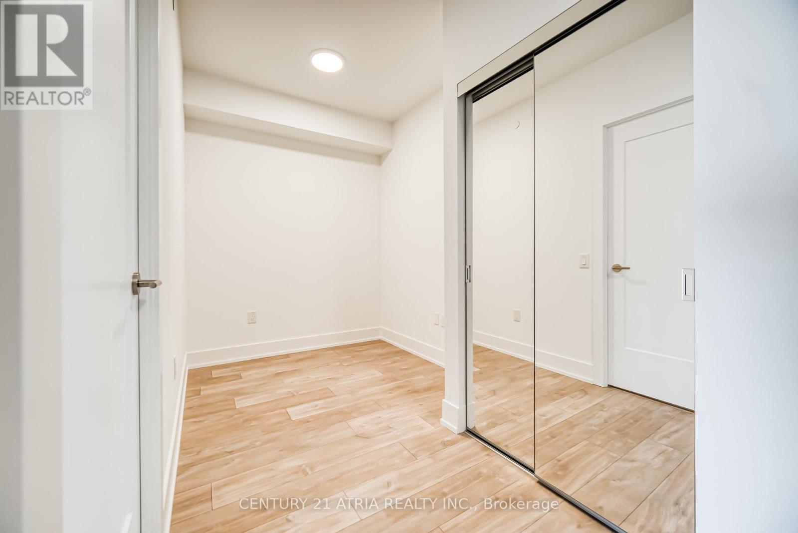 518 - 858 Dupont Street, Toronto, Ontario  M6G 0C1 - Photo 8 - W12939438