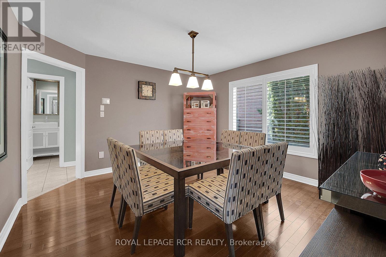 4 Vantagebrook Court, Caledon, Ontario  L7E 1J3 - Photo 8 - W12939486