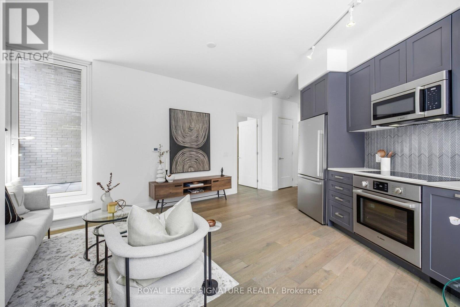 109 - 293 The Kingsway, Toronto, Ontario  M9A 0E8 - Photo 4 - W12939494