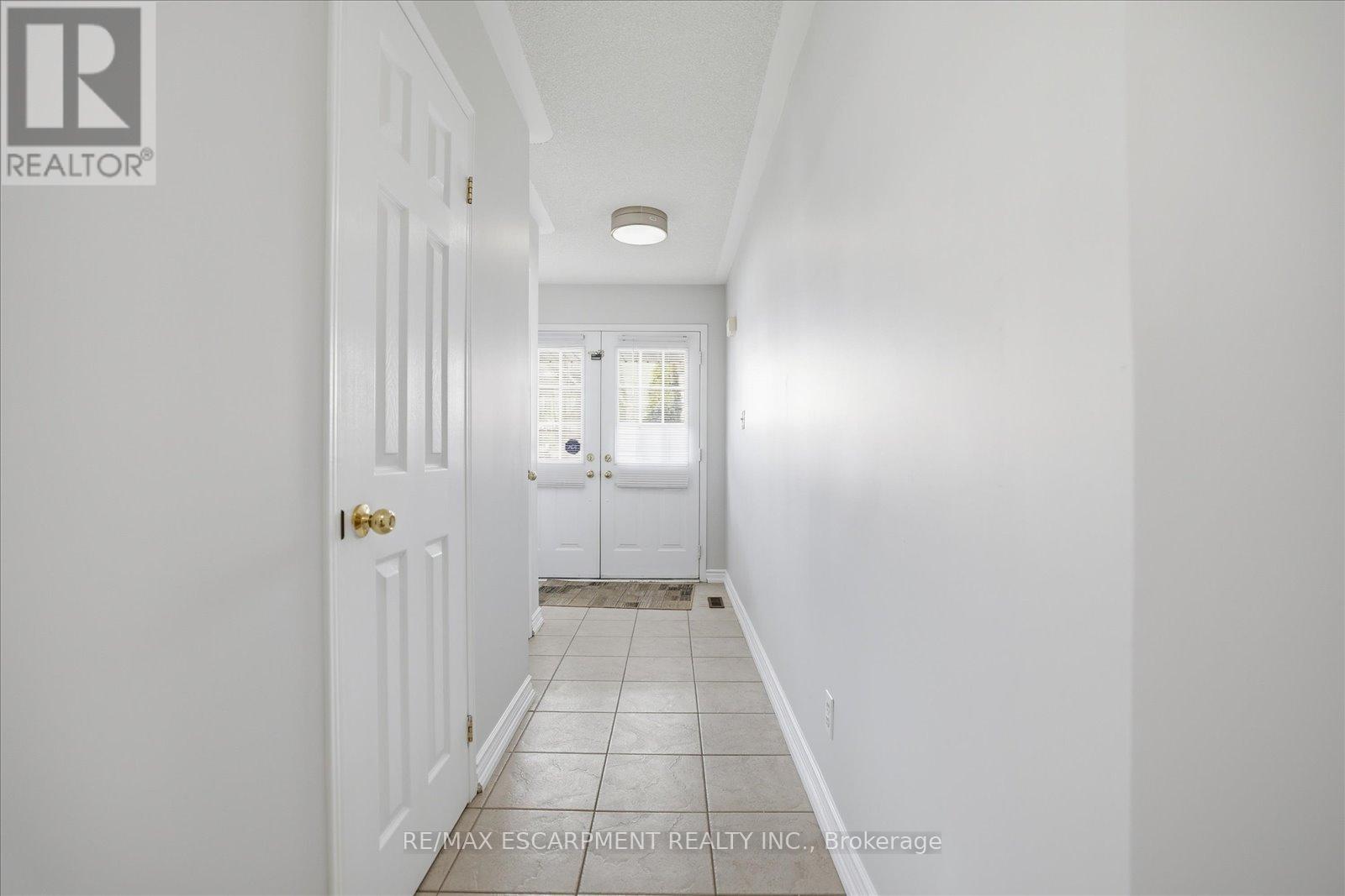 774 Bethany Crescent, Mississauga, Ontario  L7V 3B8 - Photo 10 - W12939506