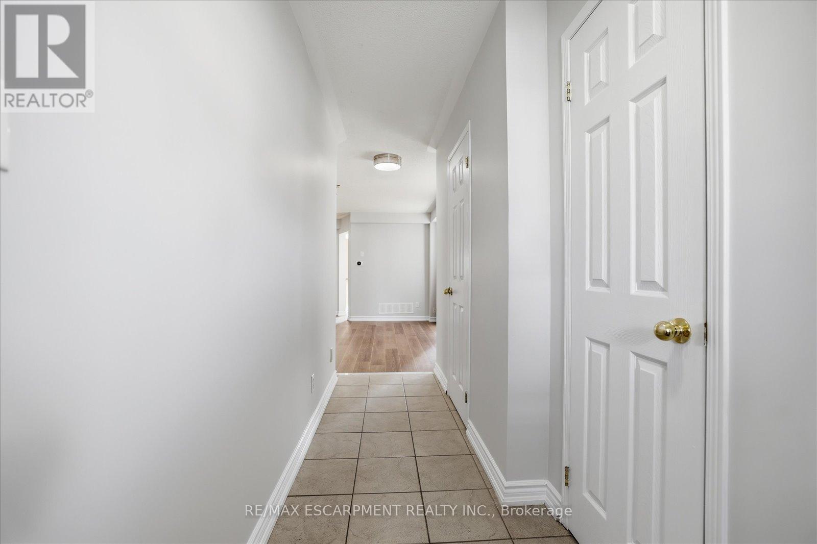774 Bethany Crescent, Mississauga, Ontario  L7V 3B8 - Photo 11 - W12939506