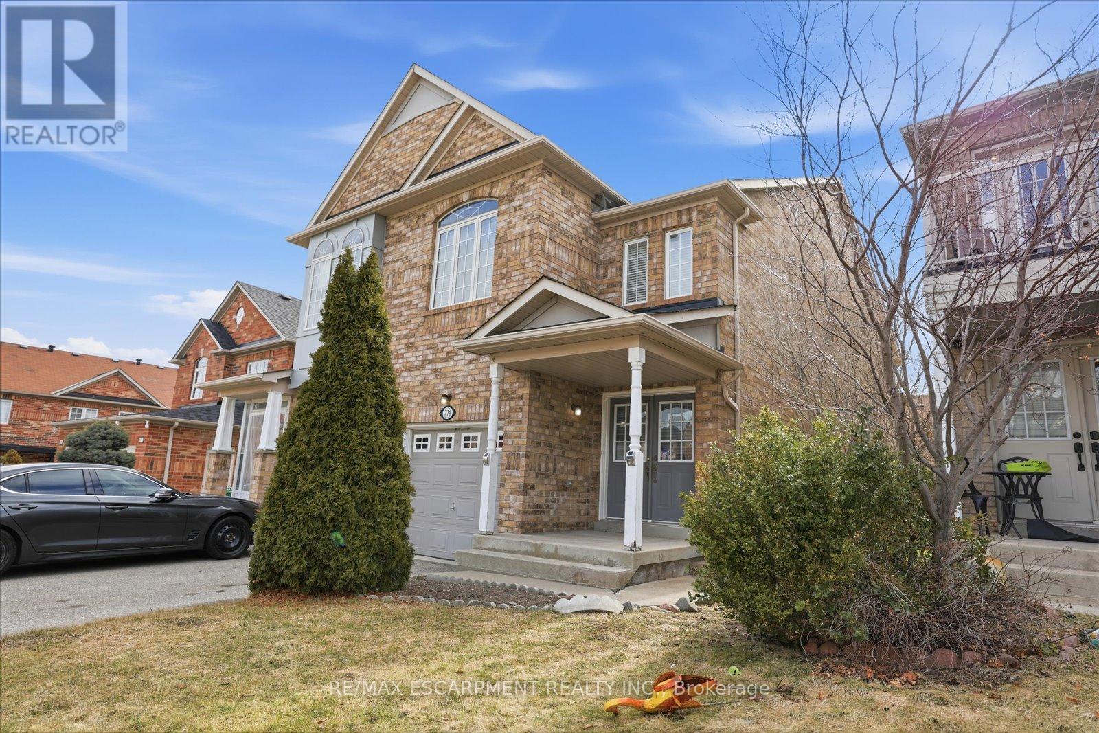 774 Bethany Crescent, Mississauga, Ontario  L7V 3B8 - Photo 2 - W12939506