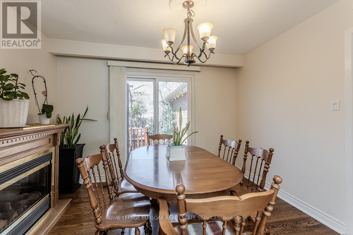 2074 Mountain Grove Avenue, Burlington, Ontario  L7P 2H9 - Photo 10 - W12939530