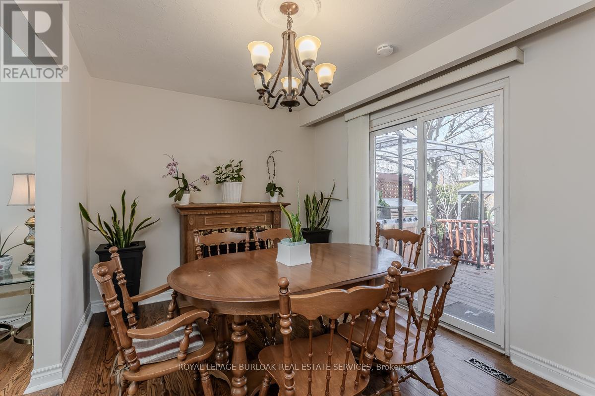 2074 Mountain Grove Avenue, Burlington, Ontario  L7P 2H9 - Photo 11 - W12939530