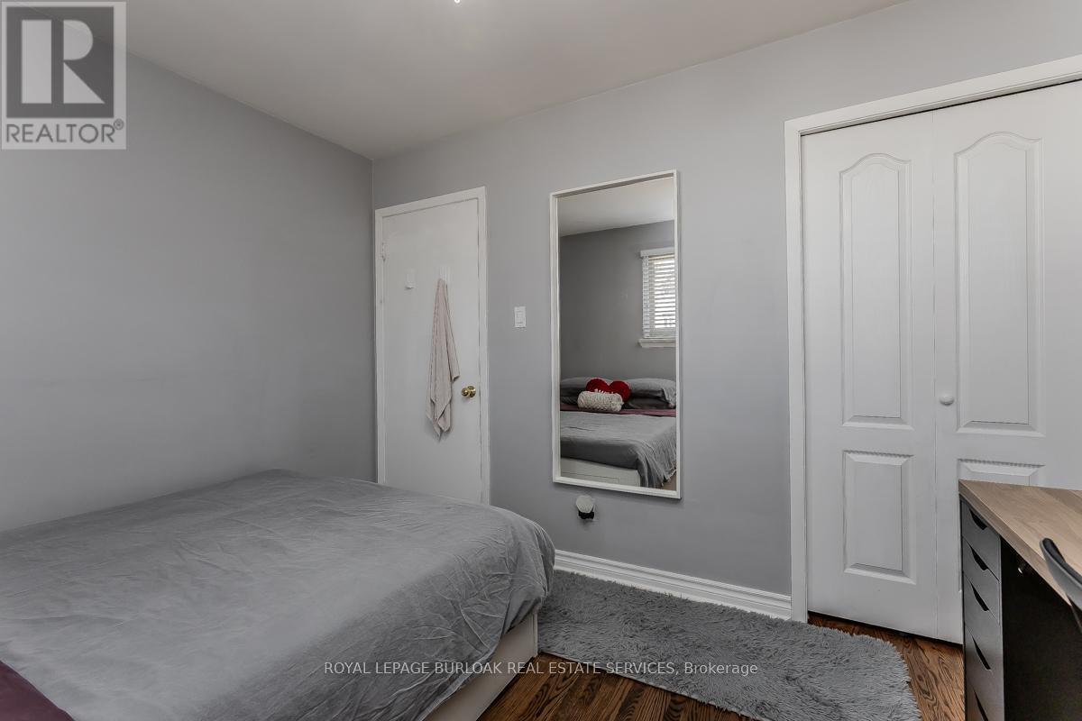 2074 Mountain Grove Avenue, Burlington, Ontario  L7P 2H9 - Photo 17 - W12939530